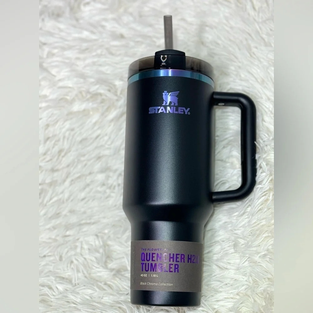 STANLEY THE BLACK CHROMA QUENCHER H2.0 FLOWSTATE TUMBLER | 40 OZ